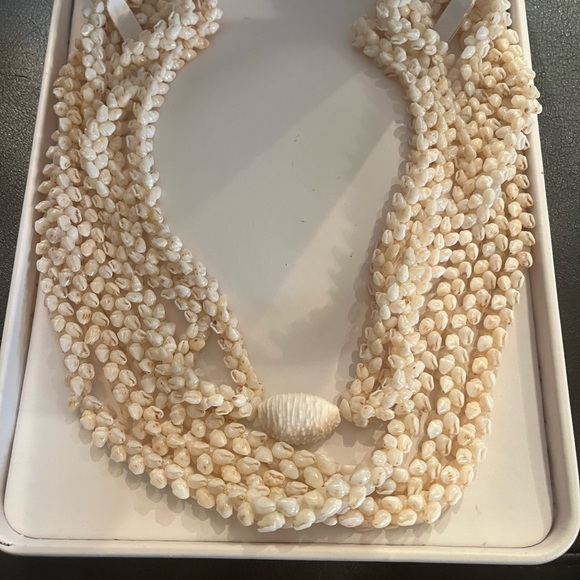 Authentic Ni’ihau shell lei 18” - Picture 7 of 12
